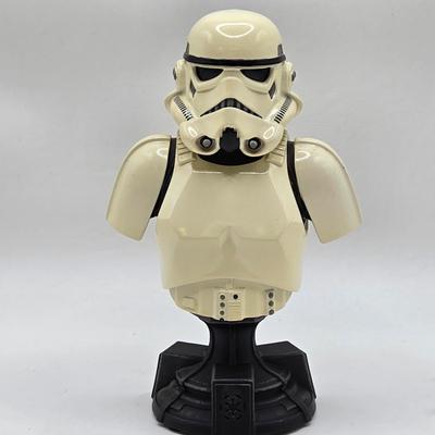 LOT 54: Limited Edition Numbered Star Wars Busts/ 2 with Certificates