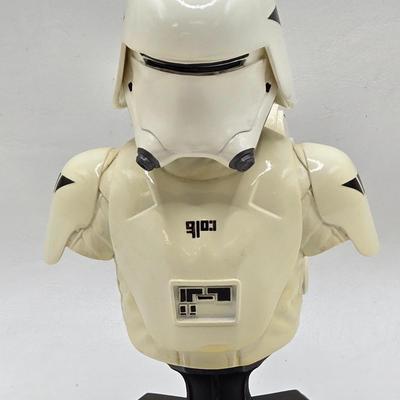 LOT 54: Limited Edition Numbered Star Wars Busts/ 2 with Certificates