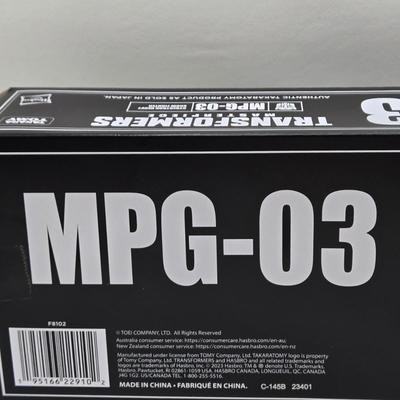 LOT 59: NIB Transformers Masterpiece