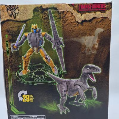 LOT 64: NIB Transformers Kingdom War for Cybertron Trilogy Toys