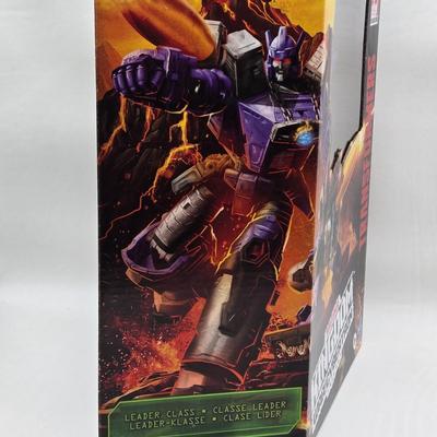 LOT 68: NIB Transformers Kingdom War for Cybertron Toys