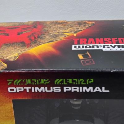 LOT 68: NIB Transformers Kingdom War for Cybertron Toys