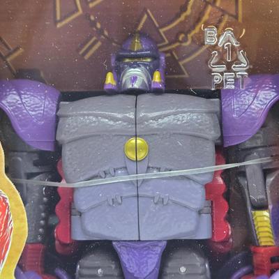 LOT 68: NIB Transformers Kingdom War for Cybertron Toys