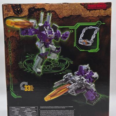 LOT 68: NIB Transformers Kingdom War for Cybertron Toys