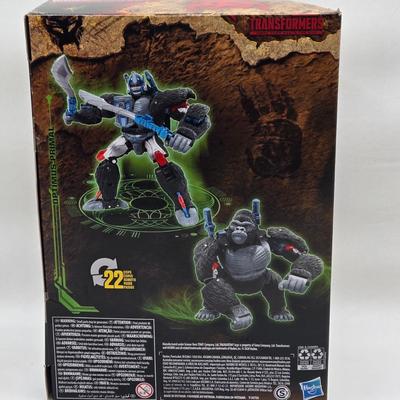 LOT 68: NIB Transformers Kingdom War for Cybertron Toys