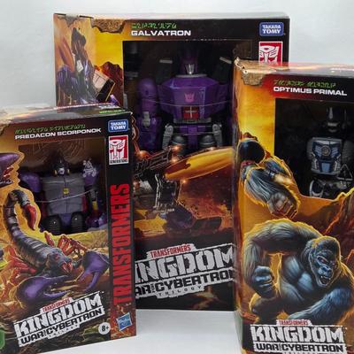 LOT 68: NIB Transformers Kingdom War for Cybertron Toys
