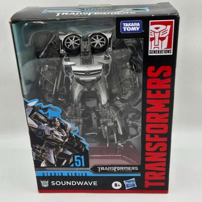 LOT 137: Transformers Studio Series Toys NIB