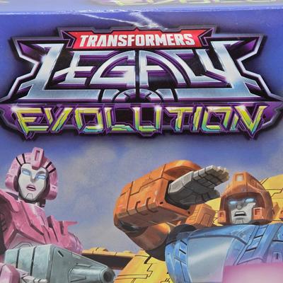 LOT 139: Transformers Legacy and Legacy Evolution Toys NIB