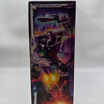LOT 139: Transformers Legacy and Legacy Evolution Toys NIB