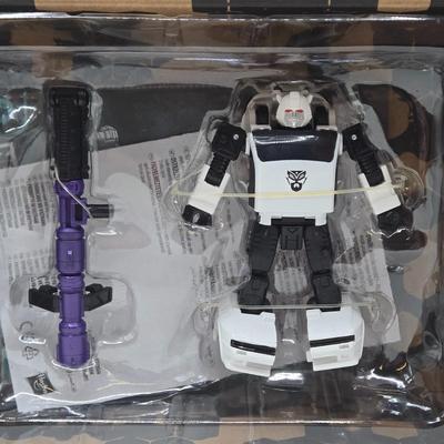 LOT 140: NIB Transformers Alternate Universe Optimus Prime and War for Cybertron Trilogy Bug Bite