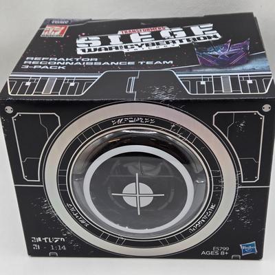 LOT 141: NIB Transformers Siege War for Cybertron Trilogy Refraktor Reconnaissance Team 3-Pack