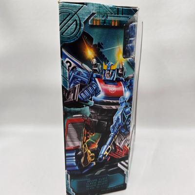 LOT 142: Transformers Earthwise War for Cybertron Trilogy Toys NIB