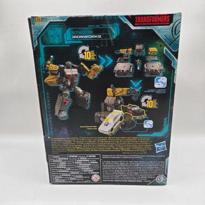 LOT 142: Transformers Earthwise War for Cybertron Trilogy Toys NIB