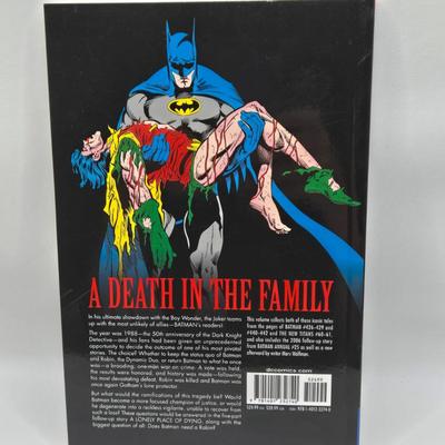 LOT 147: Variety of DC Hard and Soft Covered Batman Comic Books