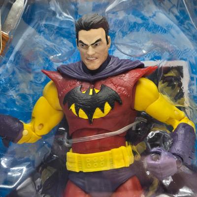 LOT 159: DC Multiverse Batman vs. Hush, Batman of Zur-En-Arrh Unmasked, Superboy-Prime, and General Zod NIB