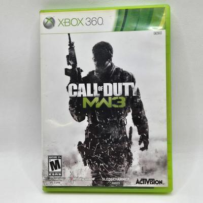LOT 161: Multiple XBox 360 Games Including DJ Hero 2 and Gears of War