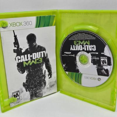LOT 161: Multiple XBox 360 Games Including DJ Hero 2 and Gears of War