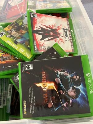 LOT 183: Dozens of EMPTY Xbox One Game Cases
