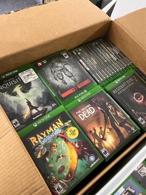 LOT 183: Dozens of EMPTY Xbox One Game Cases