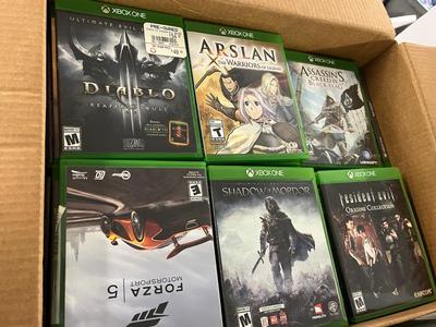 LOT 183: Dozens of EMPTY Xbox One Game Cases