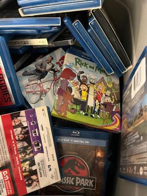LOT 184: Dozens of EMPTY Blu-Ray Cases