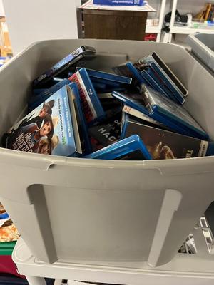 LOT 184: Dozens of EMPTY Blu-Ray Cases