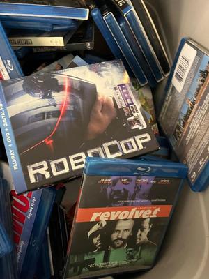 LOT 184: Dozens of EMPTY Blu-Ray Cases