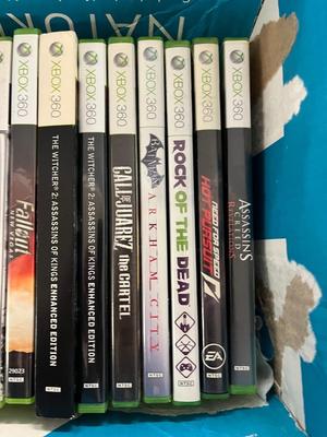 LOT 185: EMPTY Xbox 360 Game Cases