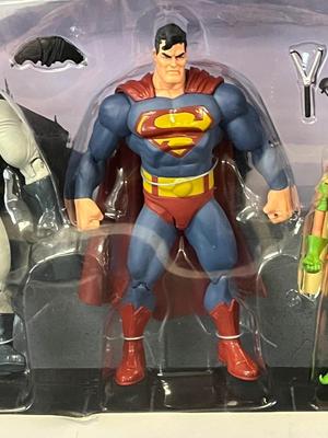 LOT 186: DC Collectibles - Batman The Dark Knight Returns Action Figure 4-Pack