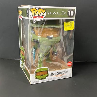 LOT 189: Funko Pop Halo Master Chief #19 Jumbo 10" Vinyl Figure