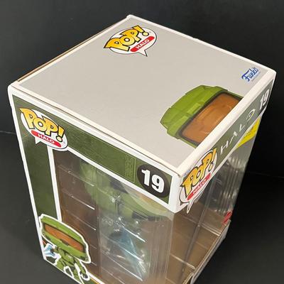 LOT 189: Funko Pop Halo Master Chief #19 Jumbo 10" Vinyl Figure