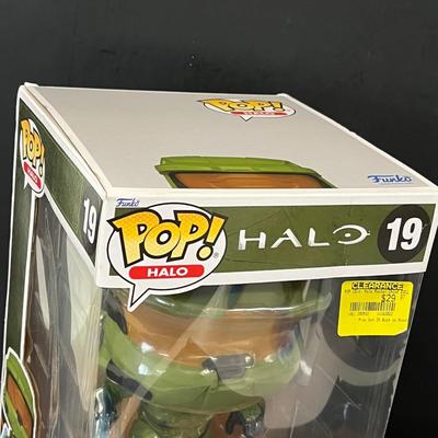 LOT 189: Funko Pop Halo Master Chief #19 Jumbo 10" Vinyl Figure