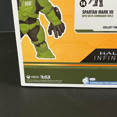 LOT 189: Funko Pop Halo Master Chief #19 Jumbo 10" Vinyl Figure