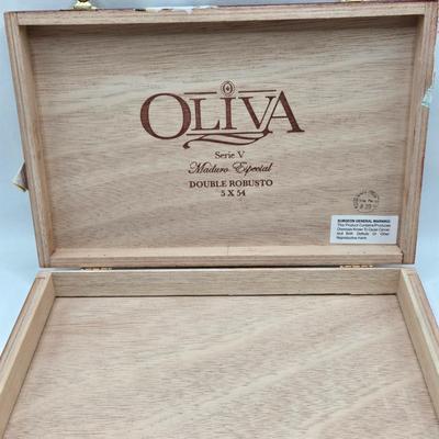 LOT 195: Relax with a Drink and a Smoke.... 2 Sets of Glasses, Cigar Box, and More