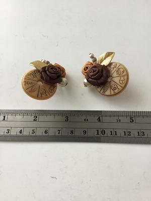 Beautiful vintage unique clip on earrings