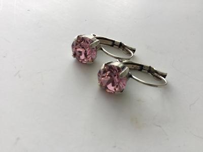 Unmarked beautiful light pink vintage earrings