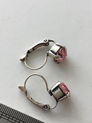 Unmarked beautiful light pink vintage earrings