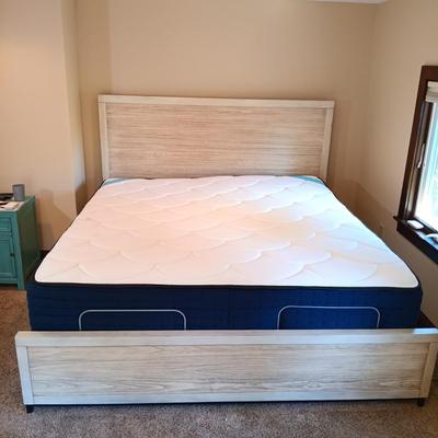 LOT 27: Farmhouse Style (3) Piece Bedroom Set w/ Temper-Pedic Ergo Plus Adjustable Frame (Mattress NOT included)