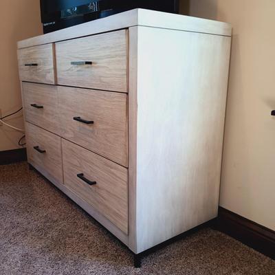 LOT 27: Farmhouse Style (3) Piece Bedroom Set w/ Temper-Pedic Ergo Plus Adjustable Frame (Mattress NOT included)
