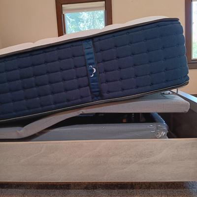 LOT 27: Farmhouse Style (3) Piece Bedroom Set w/ Temper-Pedic Ergo Plus Adjustable Frame (Mattress NOT included)