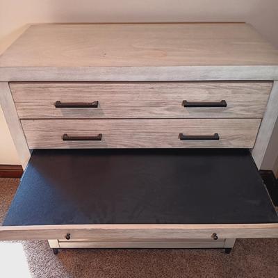 LOT 27: Farmhouse Style (3) Piece Bedroom Set w/ Temper-Pedic Ergo Plus Adjustable Frame (Mattress NOT included)