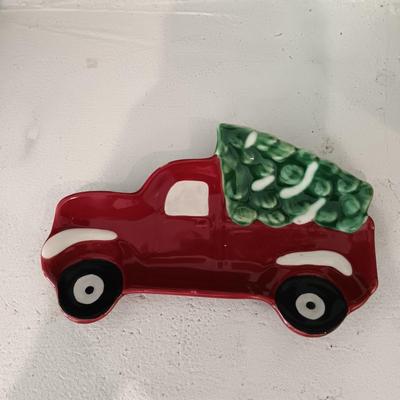 LOT 30: Collection of Rustic Holiday Decorations
