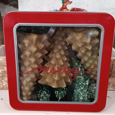 LOT 30: Collection of Rustic Holiday Decorations