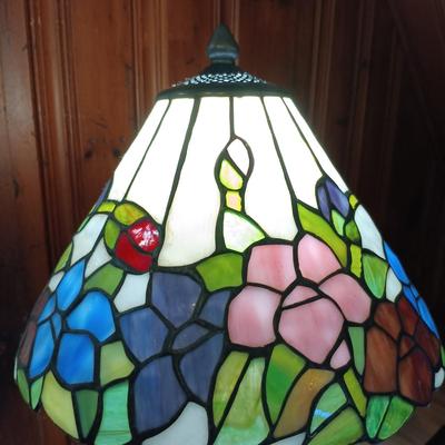 LOT 31: Stained Glass Tiffany-Style Table Lamp and Framed Mirror