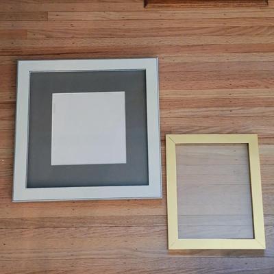 LOT 34: Assortment of Contemporary Photo/ Picture Frames, Holders and More