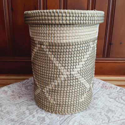 LOT 45: Grass Storage/Laundry Basket with Lid, Machine Washable Area Rug, Pottery Barn Queen Duvet & Euro Shams