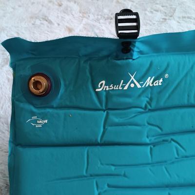 LOT 49: Limon Bonobo Back Pack with Tags, Insul-x- Mat and 19th Hole Sign