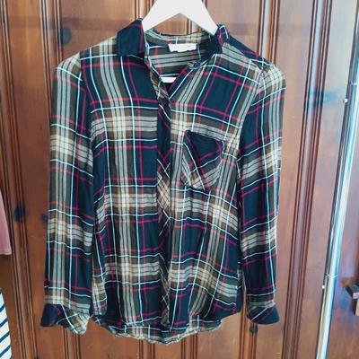 LOT 50: Collection of Women’s Clothing XS from Banana Republic, Ann Taylor Loft and More