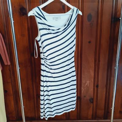 LOT 50: Collection of Women’s Clothing XS from Banana Republic, Ann Taylor Loft and More