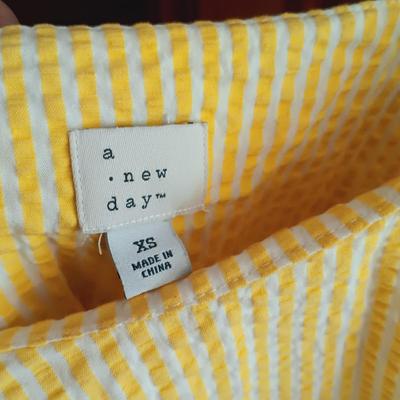 LOT 50: Collection of Women’s Clothing XS from Banana Republic, Ann Taylor Loft and More